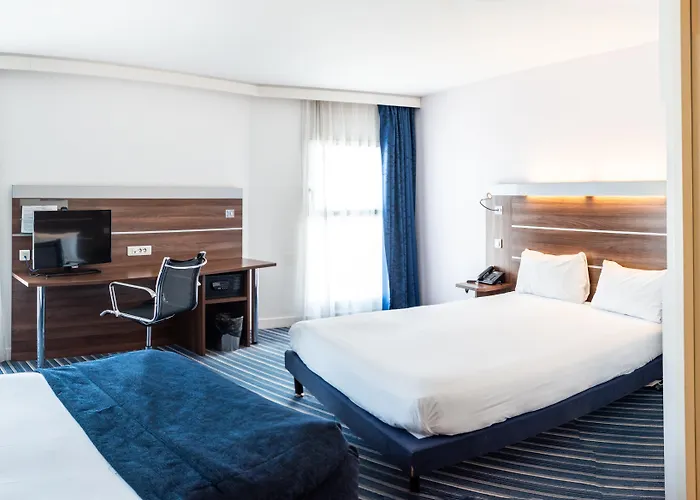 Holiday Inn Express Marseille Saint Charles, an IHG Hotel