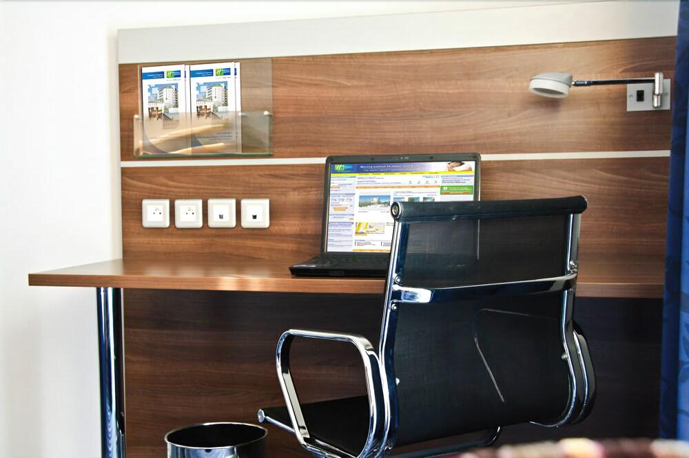 Express Saint Charles, An Ihg Hotel