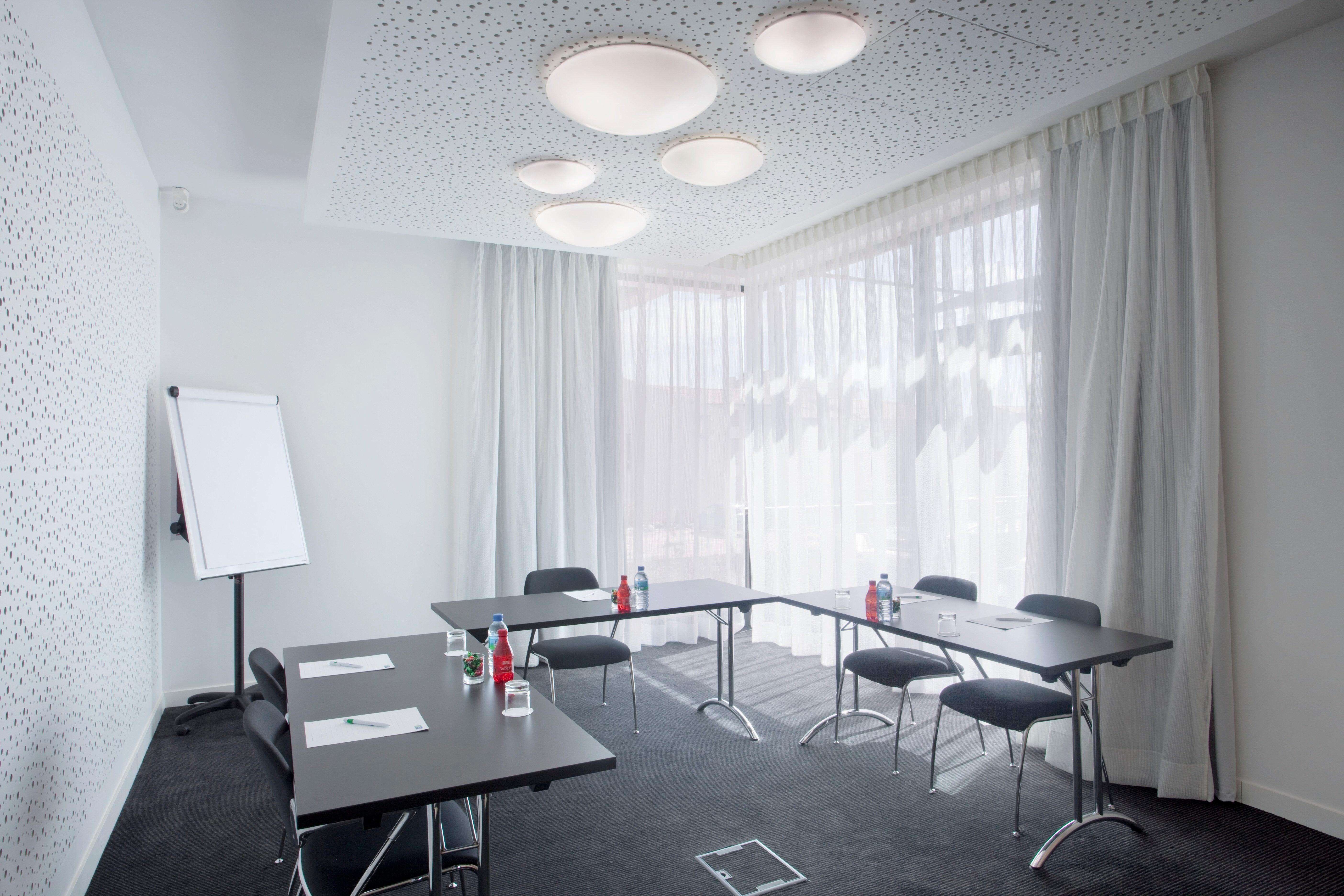 Express Saint Charles, An Ihg Hotel