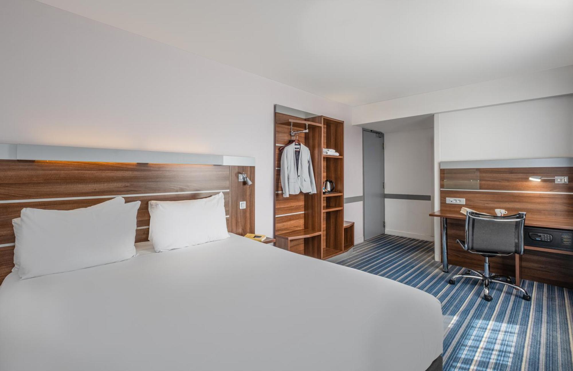 Hotel Express Saint Charles, An Ihg 3*